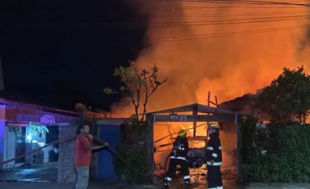 Incêndio destrói casa, carro e enxoval de jovens com casamento marcado em SC