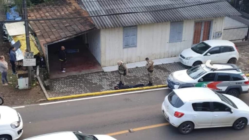 Jovem leva diversas facadas do ex-companheiro em SC
