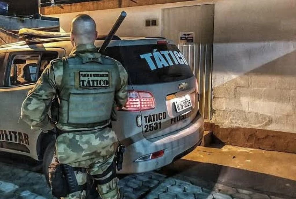 Sequestro na rodoviária de Itapema termina com dois bandidos baleados