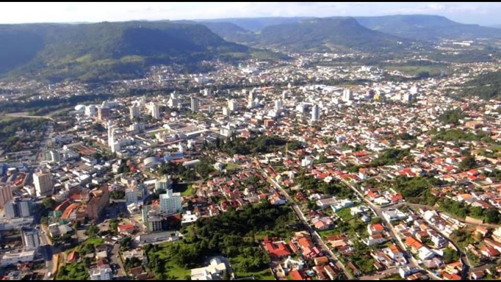 Rio do Sul revoga decreto: Vacina contra covid-19 volta a ser obrigatória na matrícula escolar