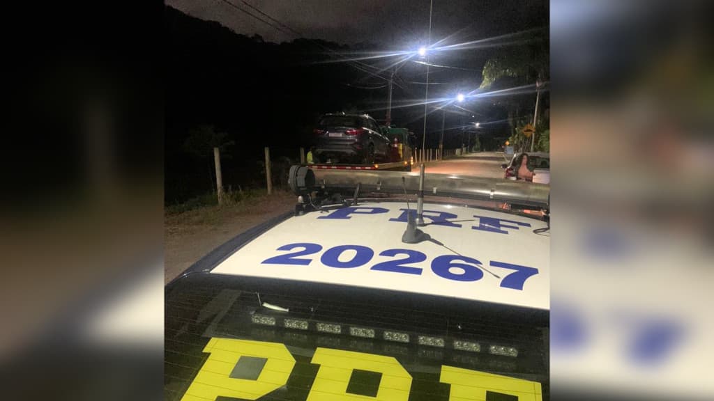 Bêbado foge de abordagem, atropela pedestre, invade casa e é preso em BC