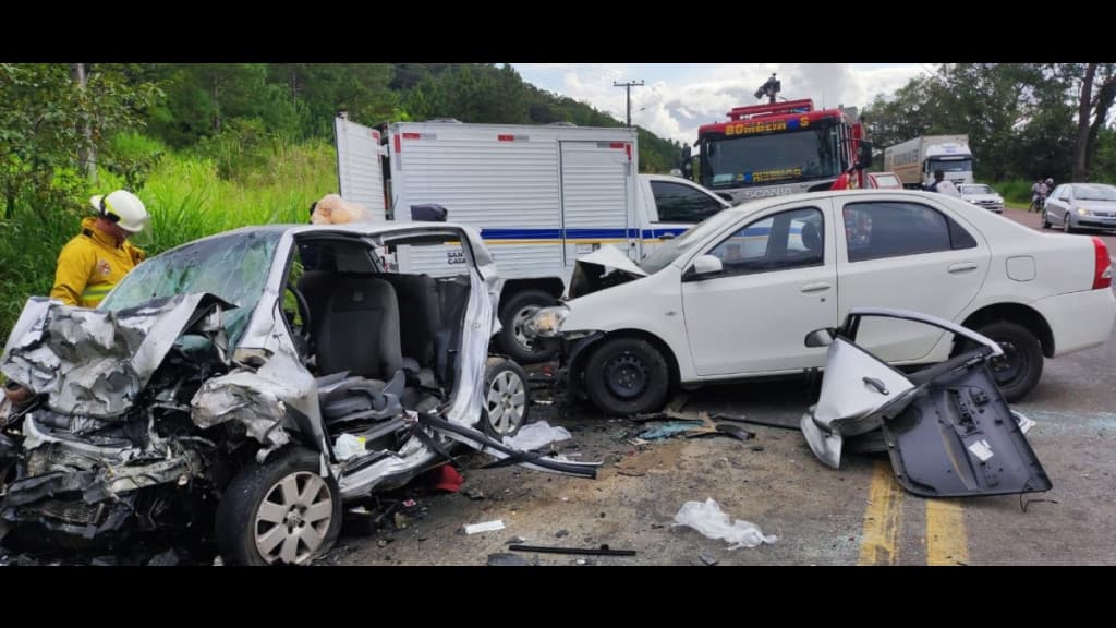 Tragédia na BR-470 mata três pessoas neste sábado