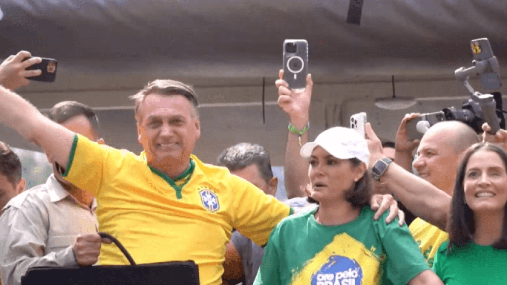 “Exército de Deus nas Ruas”, se emociona Michelle Bolsonaro