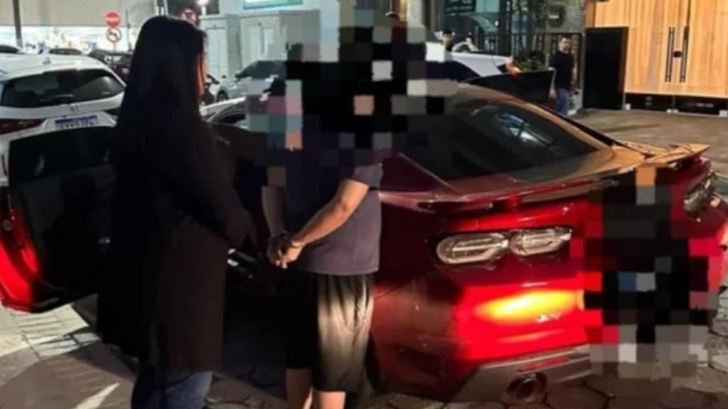 Foragido por homicídio em SP é preso dirigindo carro de luxo de R$ 500 mil em Itapema