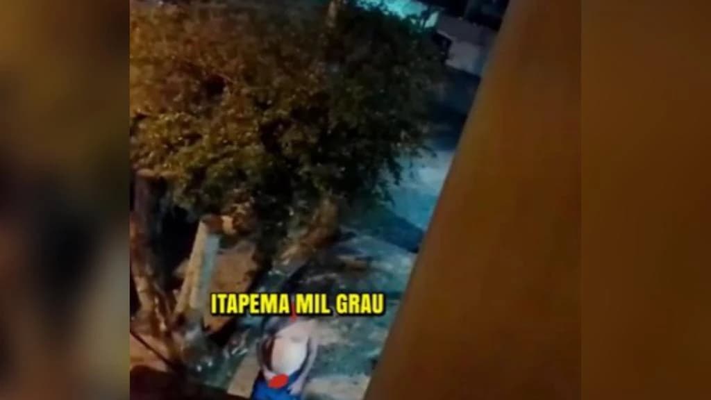 Turista tarado se masturba na frente de crianças em Itapema