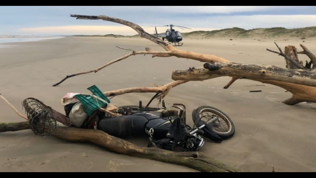 Motociclista bate em tronco de árvore e fica cinco horas esperando resgate em SC