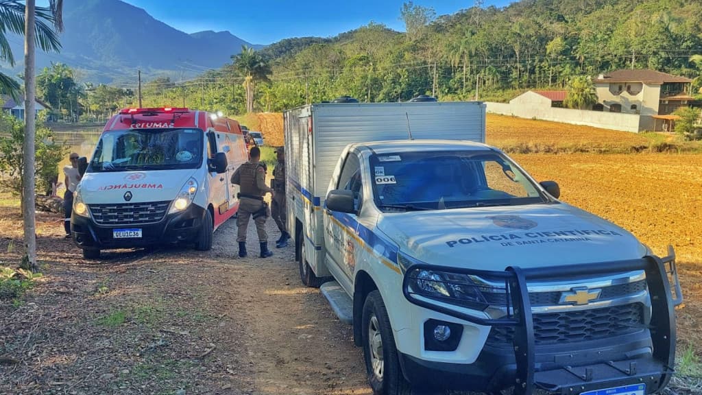 Adolescente de 13 anos morre afogado durante nado em rio