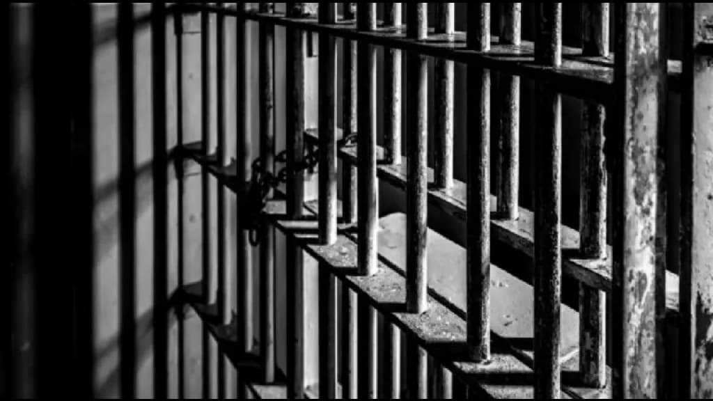 Padrasto que estuprou enteada é condenado a quase 30 anos de prisão