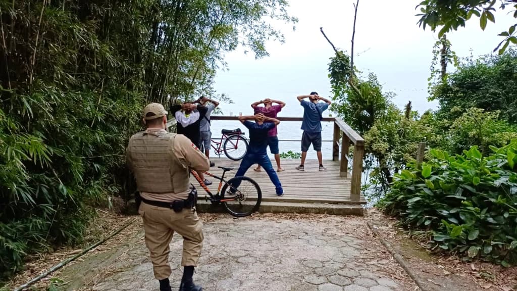 PM intensifica abordagens no Costão do Perequê, em Porto Belo