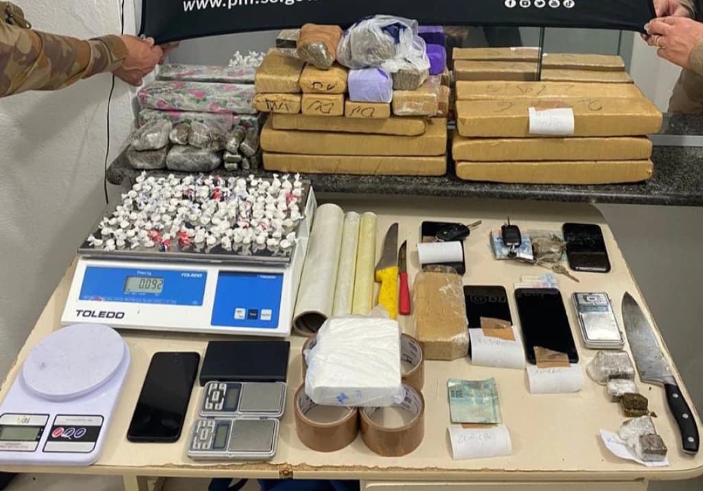 Traficantes usavam conveniência em Itapema para vender drogas