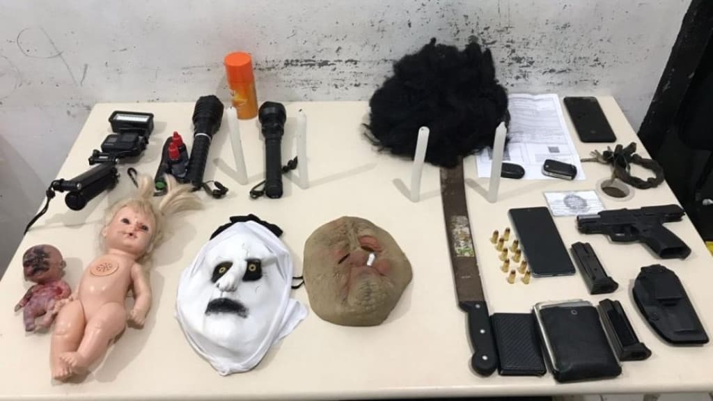 Youtubers são presos durante gravação de terror com arma em SC