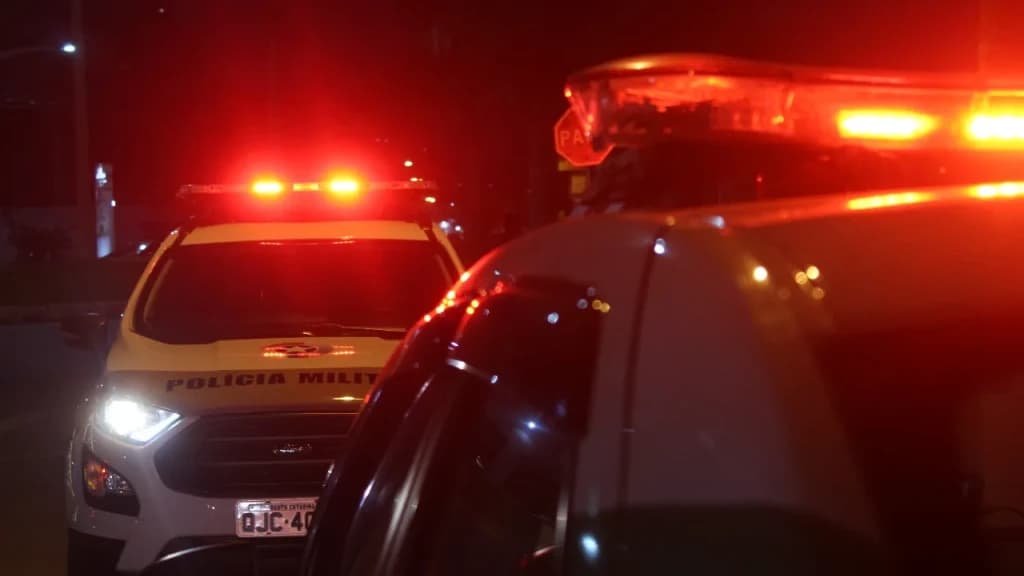Homem é preso após socar esposa durante discussão em SC