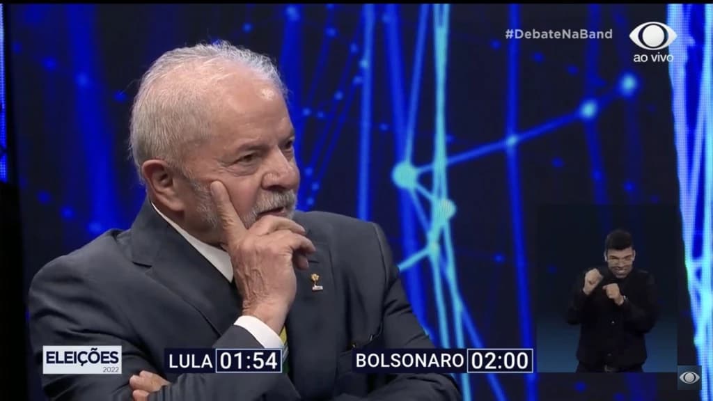 “Alunos ficaram mais analfabetos do que já eram”, diz Lula