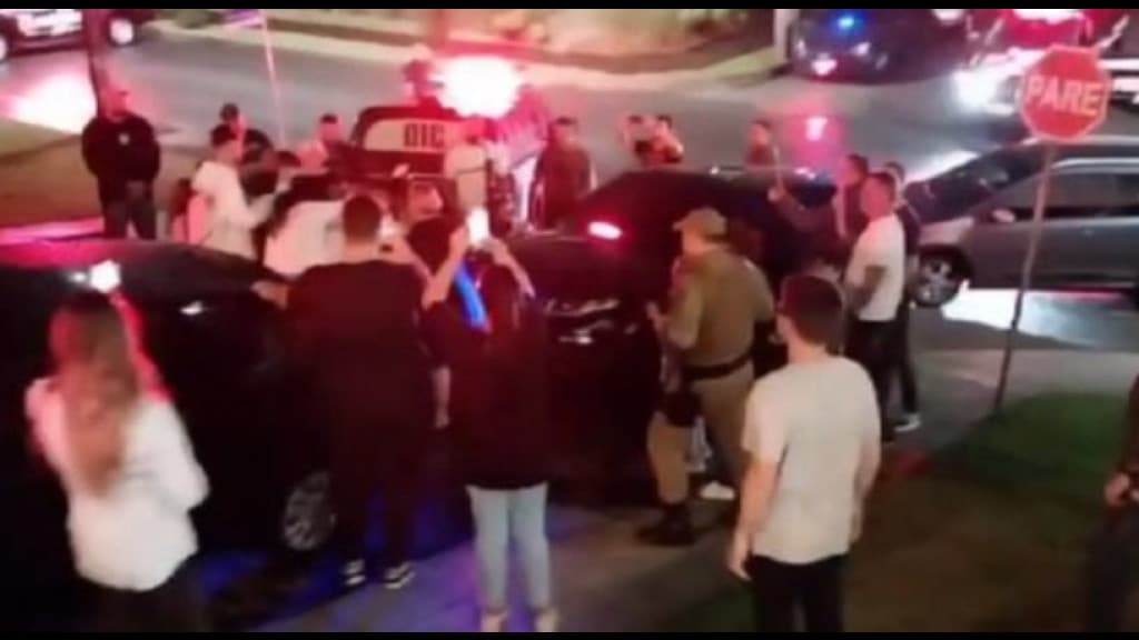 VÍDEO: Reencontro de menina sequestrada com família emociona