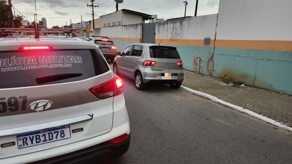 Carro roubado em igreja de Indaial é recuperado em Camboriú