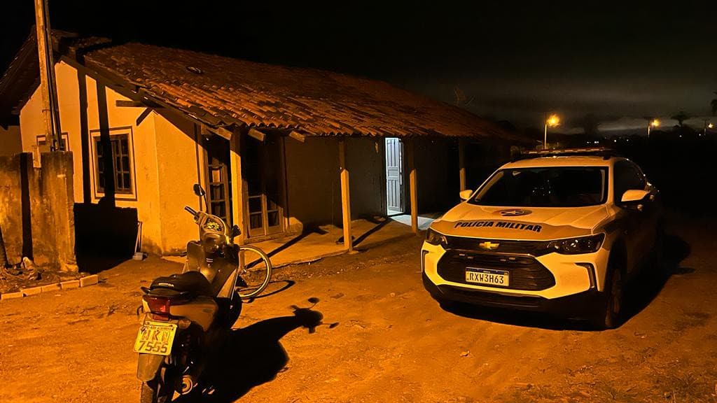 Mulher de 28 anos e namorado de 16 furtam motoneta em Canelinha