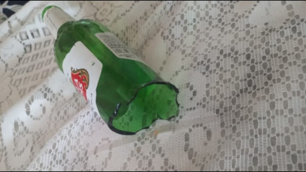 Travestis ameaçam homem com faca e garrafa após discordância no preço de programa em BC