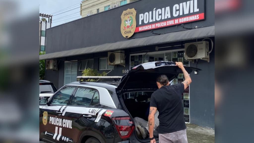Foragido da justiça por duplo homicídio é preso trabalhando em obra de Bombinhas