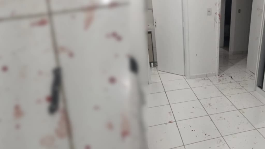 Casal reage a tentativa de assalto e acaba esfaqueado em Balneário Camboriú