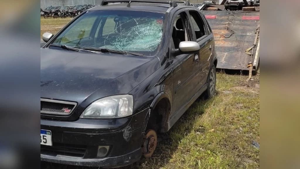 Morador de Tijucas destrói o próprio carro: “revoltado com os guardinhas”