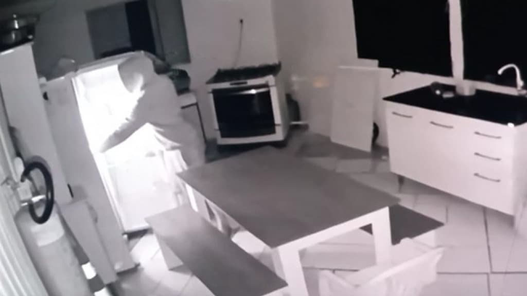 Homem é preso por furto de refrigerantes em igreja de SC