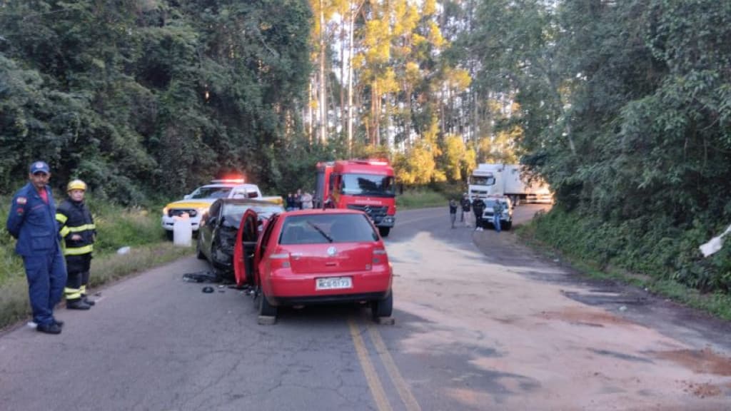Mulher morre após ultrapassagem proibida em curva  na SC-283