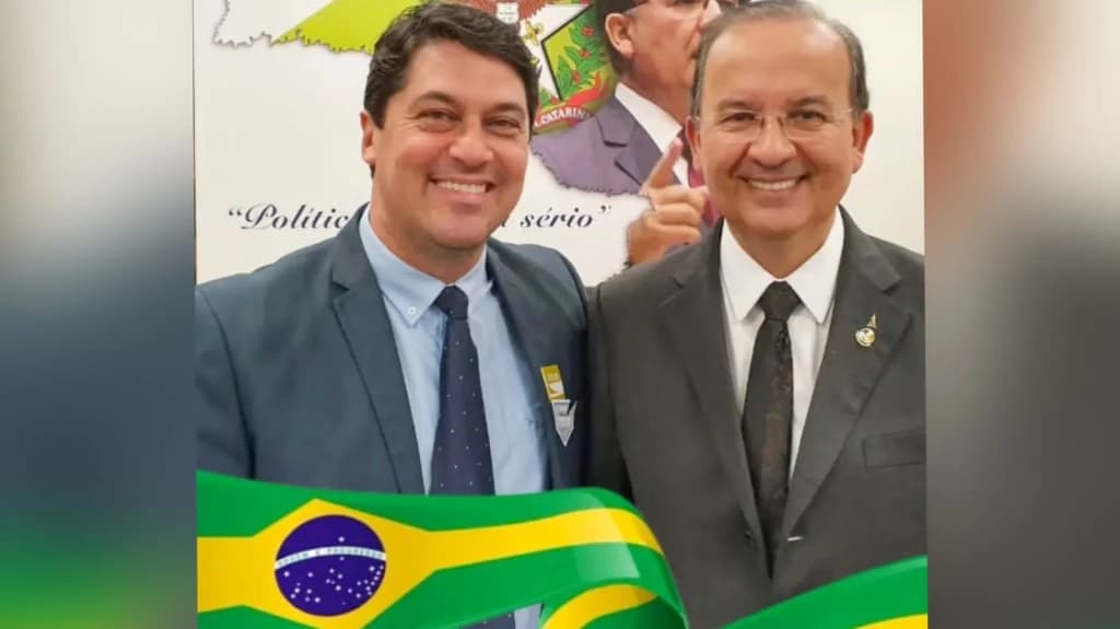 Emerson Stein firma apoio a Jorginho Mello e Bolsonaro