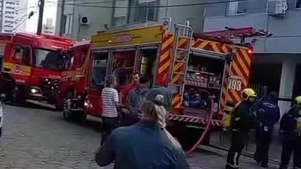 URGENTE: Homem tenta explodir apartamento com gás de cozinha em SC