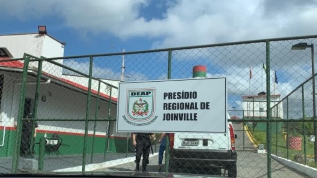 Detento é assassinado dentro de presídio em SC
