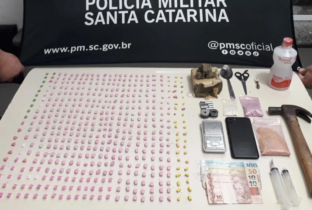 Traficante que fabricava ecstasy é preso em festa de Porto Belo