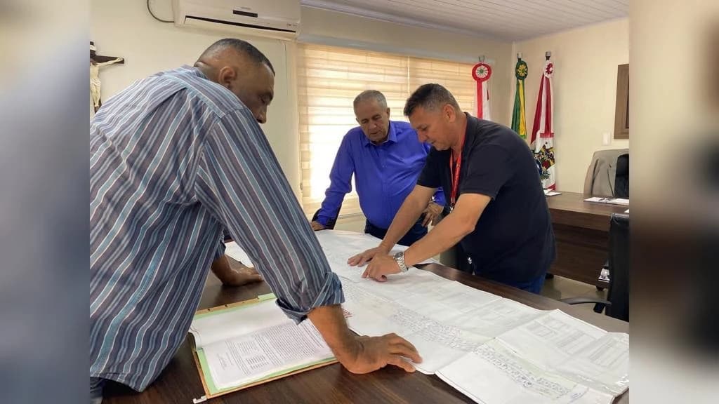 Prefeito determina urgência em obras de drenagem dos loteamentos em Tijucas