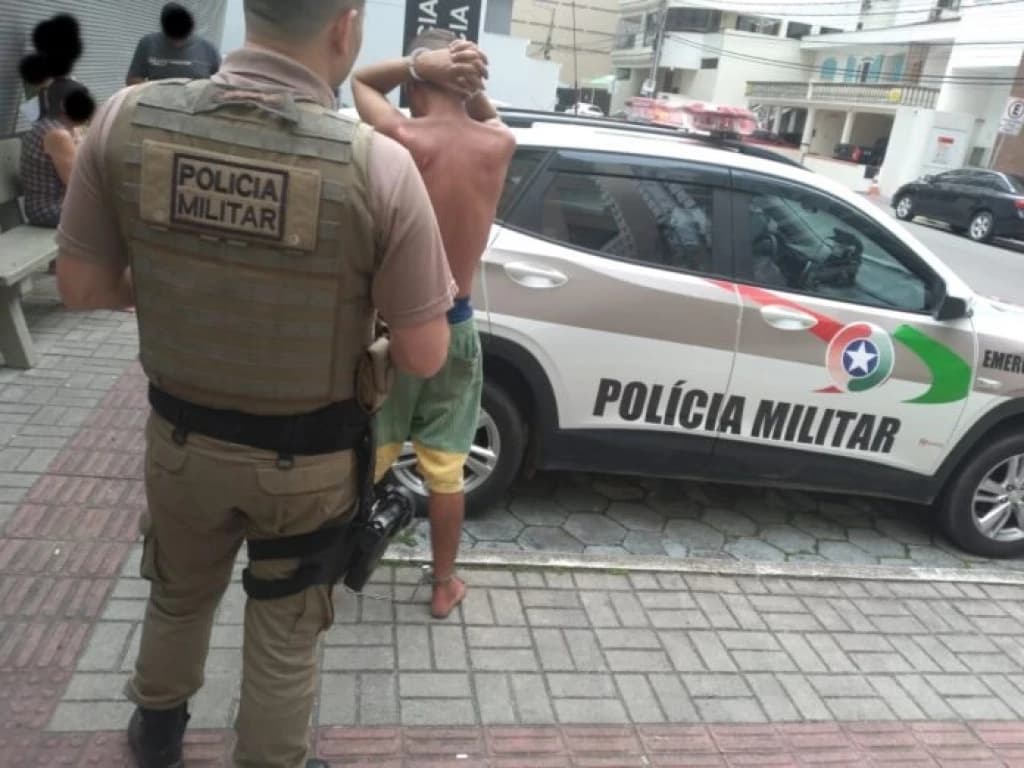 Filho tenta matar o próprio pai a facadas em Tijucas