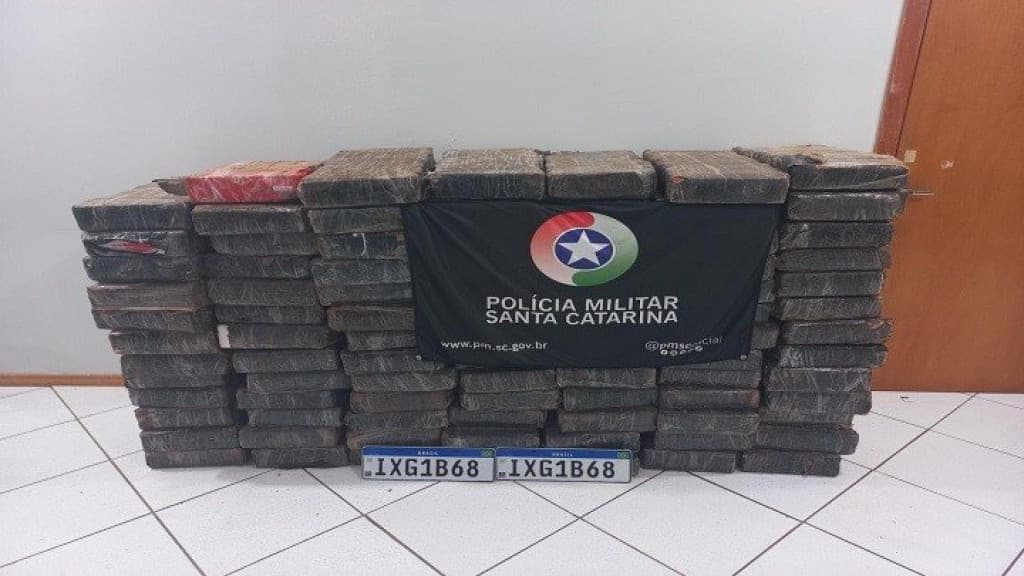 PM é esfaqueado e bandido morto durante apreensão de mais de uma tonelada de maconha