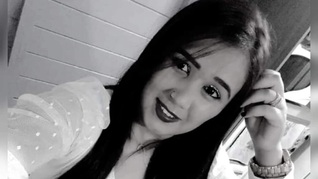 Jovem que morreu carbonizada em incêndio é identificada