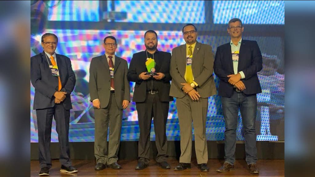 Prefeito de Nova Trento é premiado por excelência na gestão