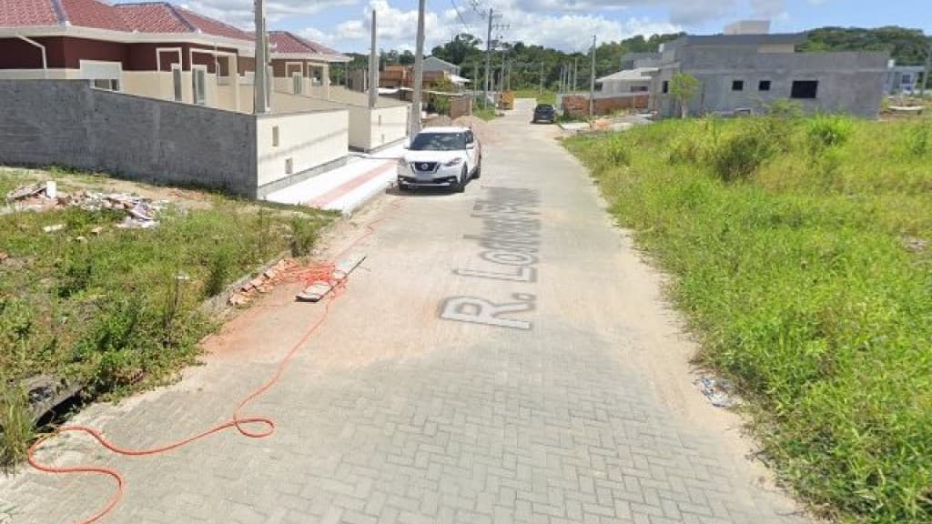 Mulher é encontrada morta com marcas de tiros em Palhoça