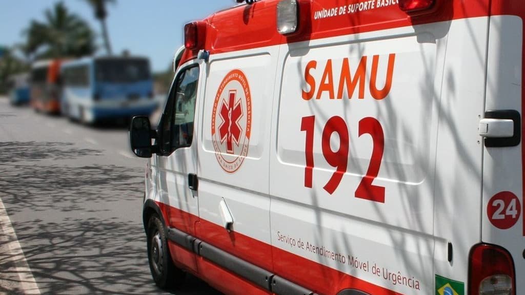 Vendedor ambulante é esfaqueado por idoso após discussão