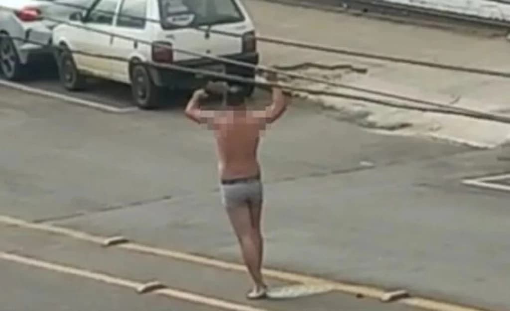 Peladão é preso com drogas em SC