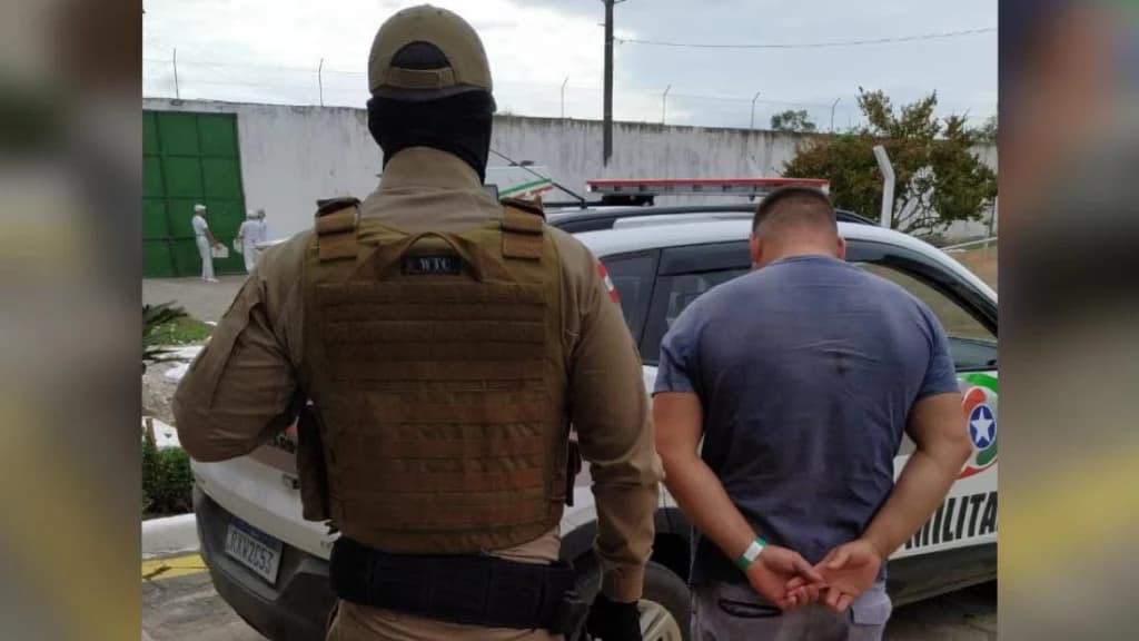 Homem é preso após não pagar pensão para o próprio filho em Tijucas