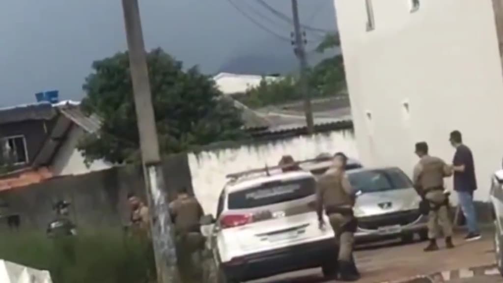 Corpo mutilado e estrangulado é encontrado boiando em rio de SC