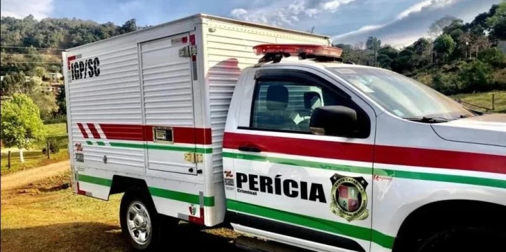 Mulher é degolada em Itapema e jogada morta no esgoto
