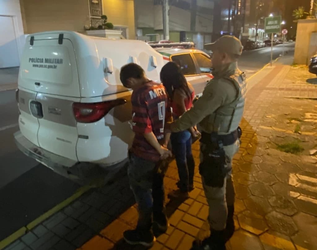 Casal chinelão é preso após arrombar loja de Tijucas