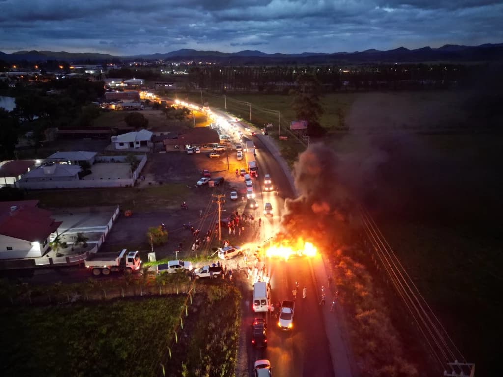 Justiça autoriza uso de força policial contra manifestantes em Santa Catarina