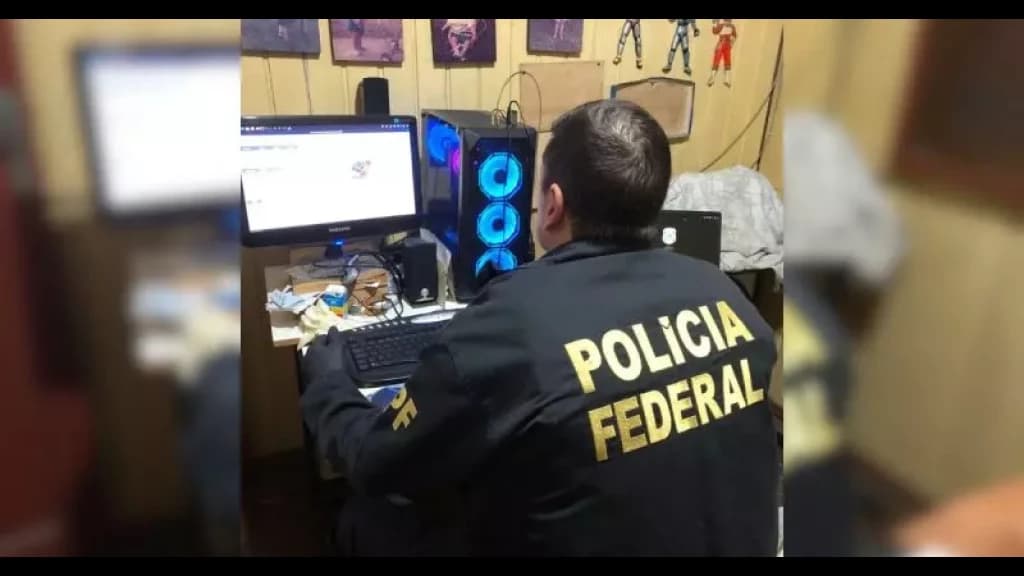 Idoso é preso por armazenar pornografia infantil em SC
