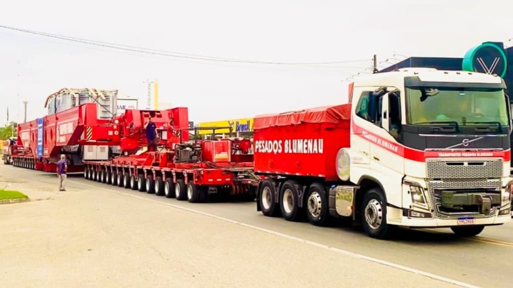 Transporte de transformador de energia gigante vai causar lentidão na BR-470 e BR-101