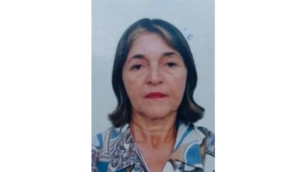 Corpo de professora é achado concretado no quintal de casa