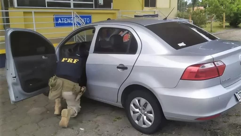 Menina retirada à força da avó é resgatada pela PRF na BR-101