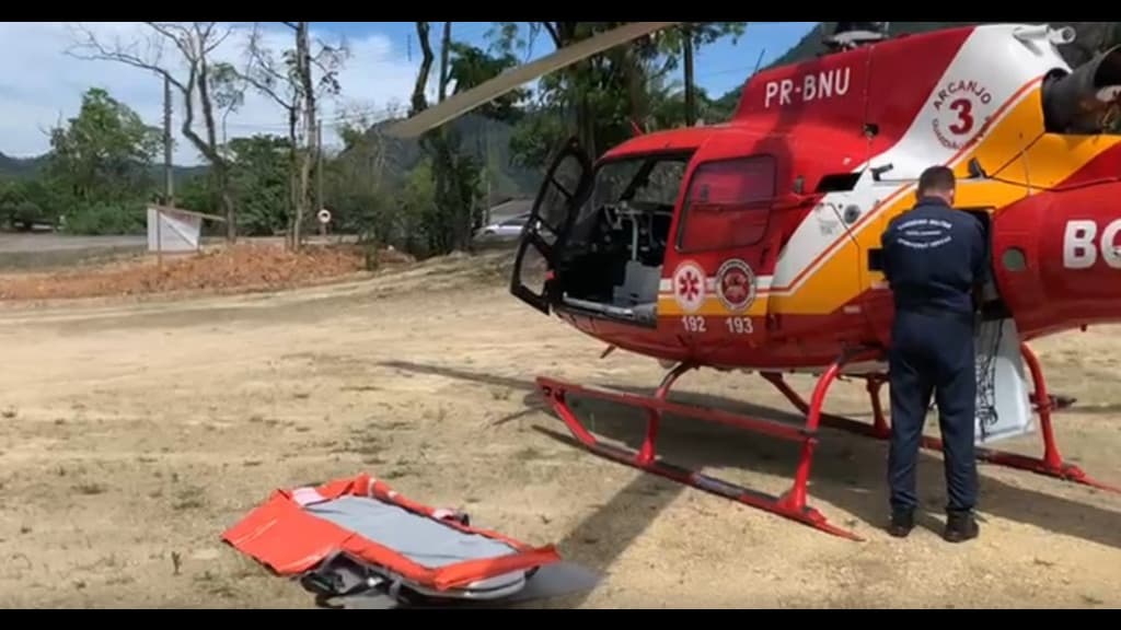 Mulher sofre parada cardiorrespiratória ao levar choque no quintal de casa