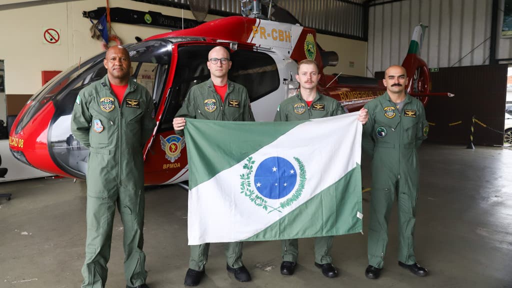 Paraná envia helicóptero e bombeiros para auxiliar cidades catarinenses atingidas pelas chuvas