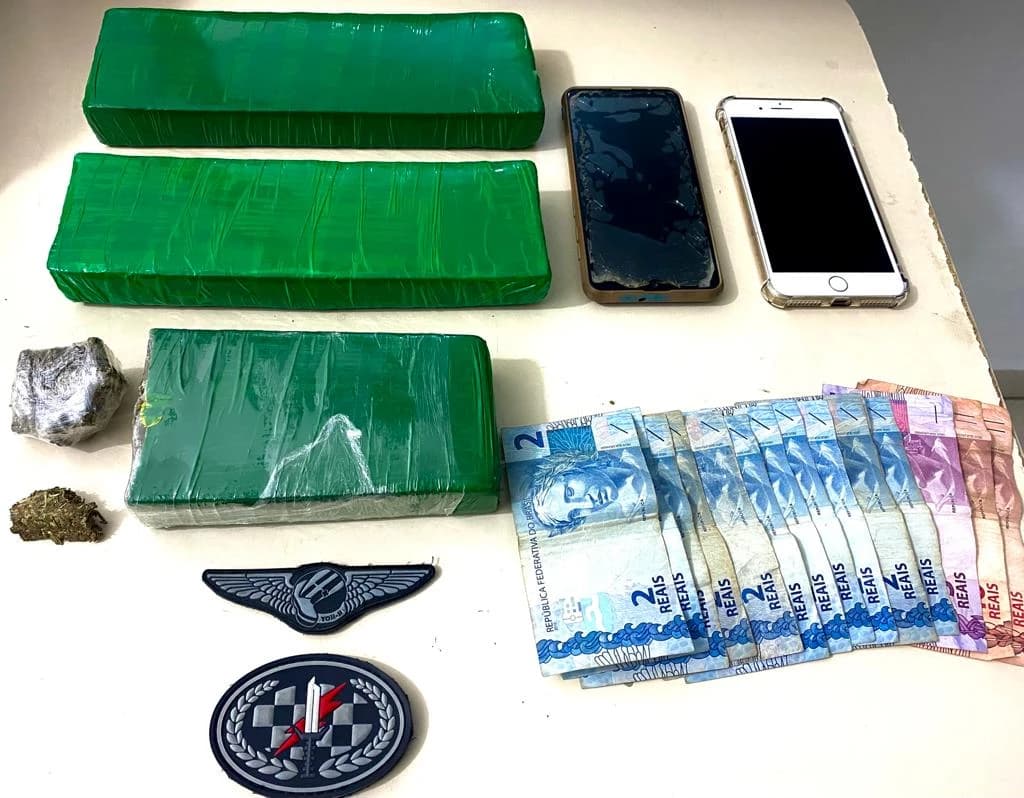 Trio é preso com maconha em Canelinha